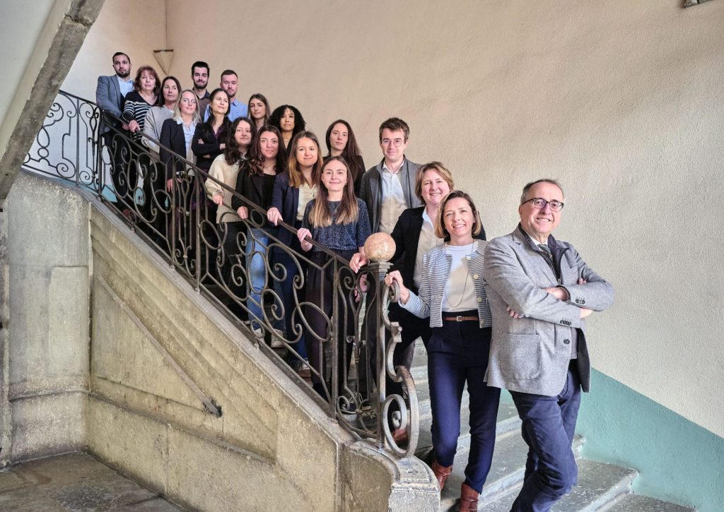 DSCF0822-1-PHOTO-EQUIPE-ESCALIER-RAMPE-COULEUR_22444015